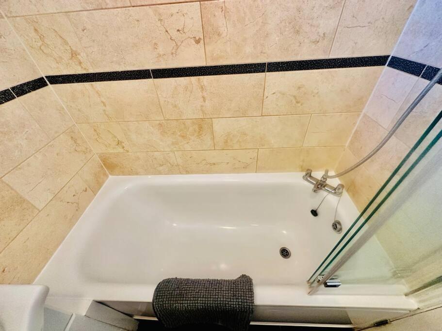 3 Bed Sky Apartment Se15 Peckham London Eksteriør billede